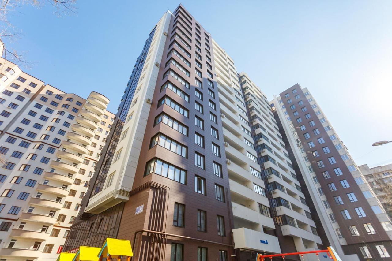 Double Skyhouse Exclusive Apartments คีชีเนา ภายนอก รูปภาพ