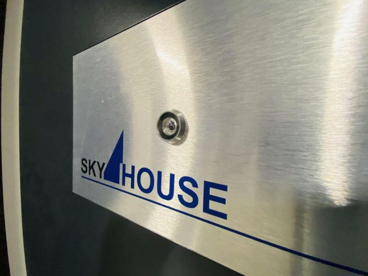 Double Skyhouse Exclusive Apartments คีชีเนา ภายนอก รูปภาพ