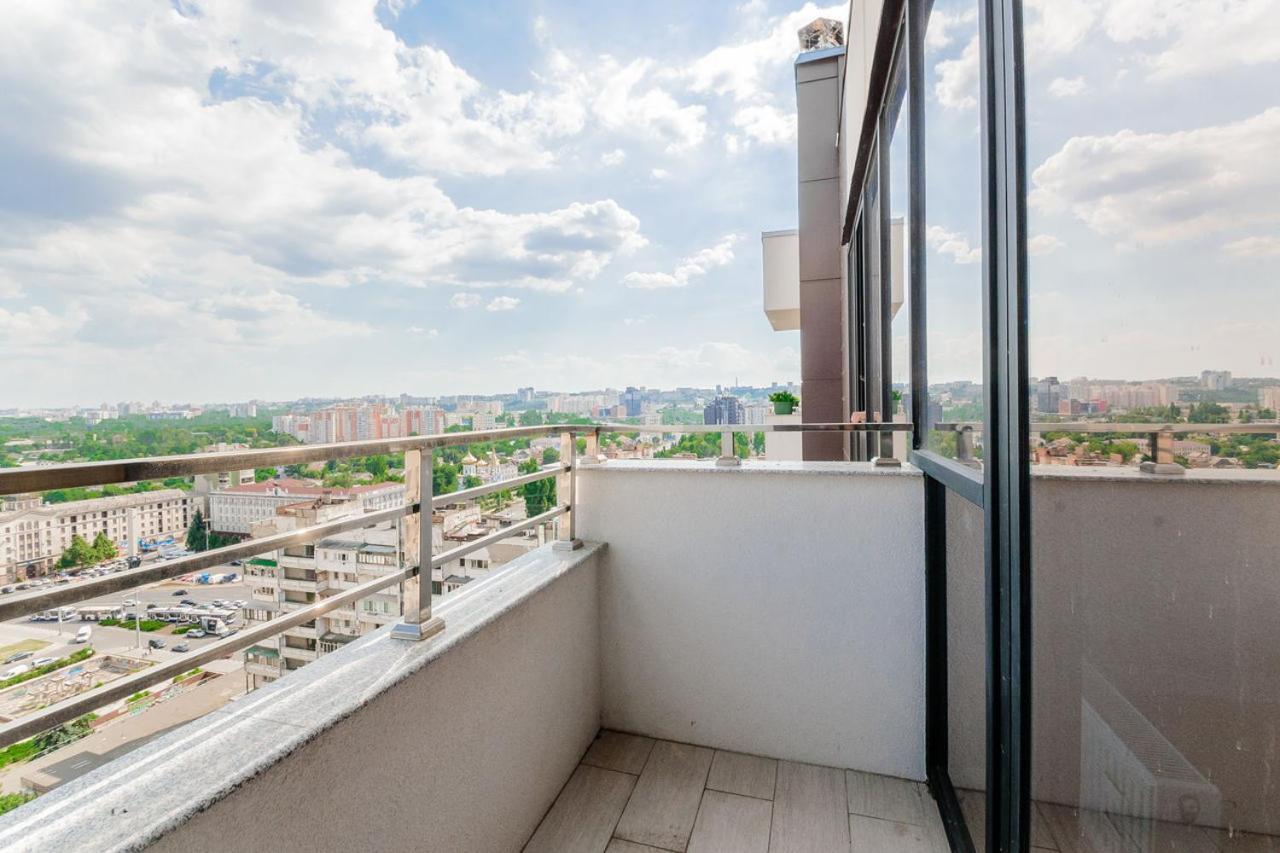 Double Skyhouse Exclusive Apartments คีชีเนา ภายนอก รูปภาพ